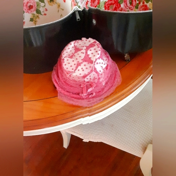 Hat - Picture 1 of 2